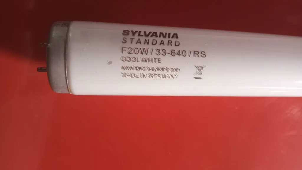 Spectralight CWF : Sylvania F20W/33-640/CW