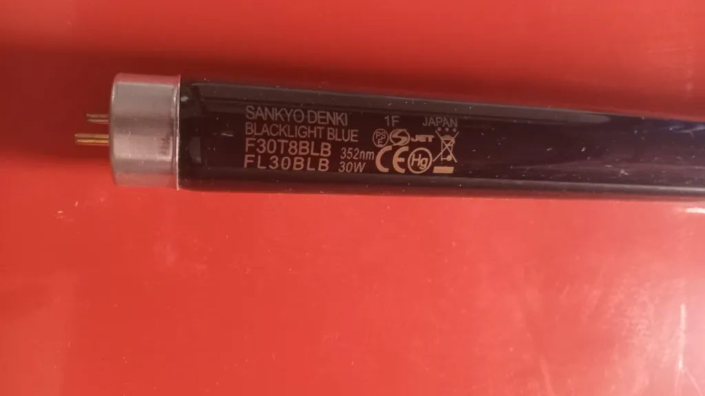 Spectralight UV - Snkyo Denki F30T8BLB 352nm UltraViolet 90cm / 3ft