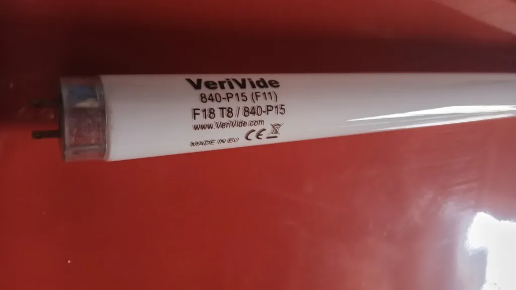 [LMP-CAC-TL84] Verivide Lamp : TL84, F18 T8 / 840 P15 - Point of sale 60cm / 2ft